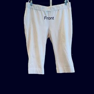 Women With Control Petite Pull-On Capri Pants. White. 1X Petite